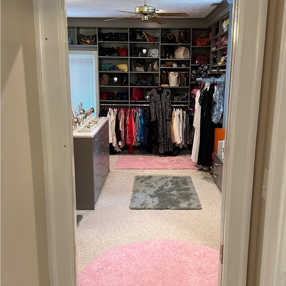 Posher Ambassador II Susan. Top seller. Top rated seller 5 ⭐️ 1 day shipping - Picture 2 of 13